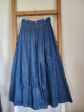Vintage Perry Ellis Denim Maxi Skirt Size 4 Pleated 100% Cotton Hong Kong Made